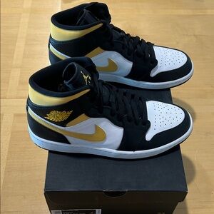 Air Jordan 1 Mid — Black Yellow White Men’s Size 10.5